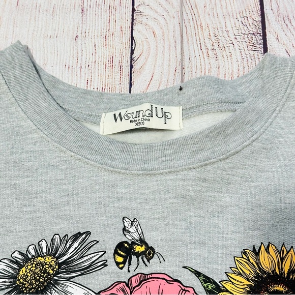 Junior Statement Sweatshirt Lot/More Love, What’s Mood Today, Distracted by Dogs - Picture 6 of 16